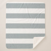 White and Light Blue Striped Sherpa Throw Blanket  シェルパブランケット (正面)