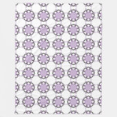 White and purple geometric mandala pattern Towel フリースブランケット (正面)