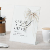 White Bow Cards and Gifts Bridal Shower 台座サイン (インサイチュ)