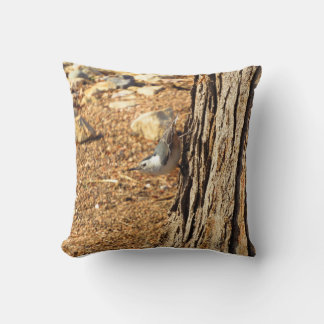 White-breasted Nuthatch Throw Pillow クッション