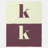 White & brown initial personalized フリースブランケット (正面)