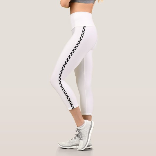 White Capri Leggings with Black Side Stripe カプリレギンス (左)