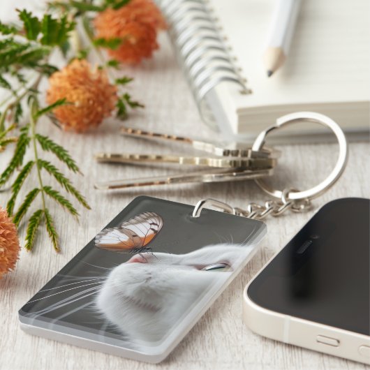 White Cat with Butterfly キーホルダー (正面右)