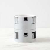 White concrete building コーヒーマグカップ (中央)