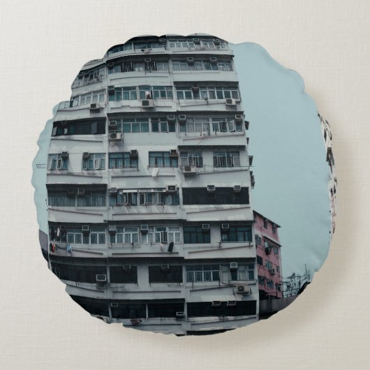 WHITE CONCRETE BUILDING ラウンドクッション (正面)