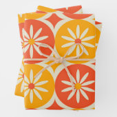 White Daises and stars on Orange Yellow circles ラッピングペーパーシート (インサイチュ)