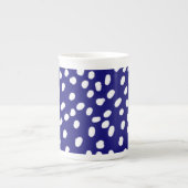 White Dots Dark Blue ボーンチャイナマグカップ (正面)