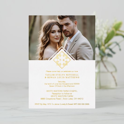 White Exquisite Simple Wedding Botanical Monogram 箔招待状 (立ち正面)