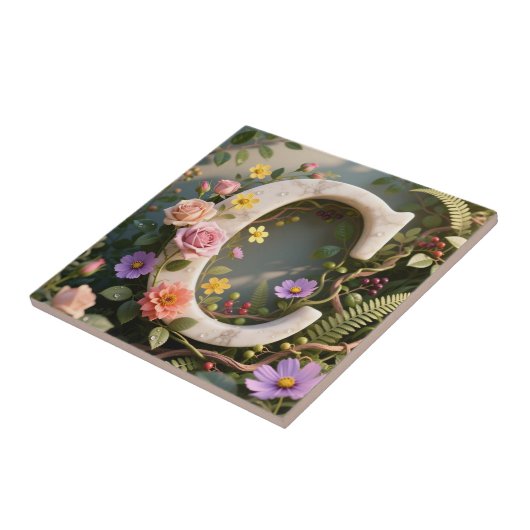 White Floral Garden Monogram Letter C タイル (側面)