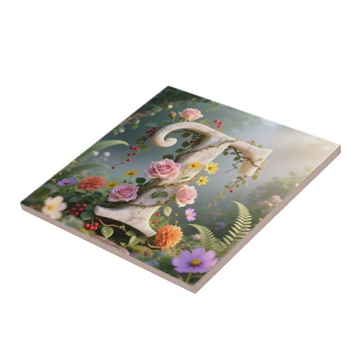 White Floral Marble Monogram Letter T タイル (側面)