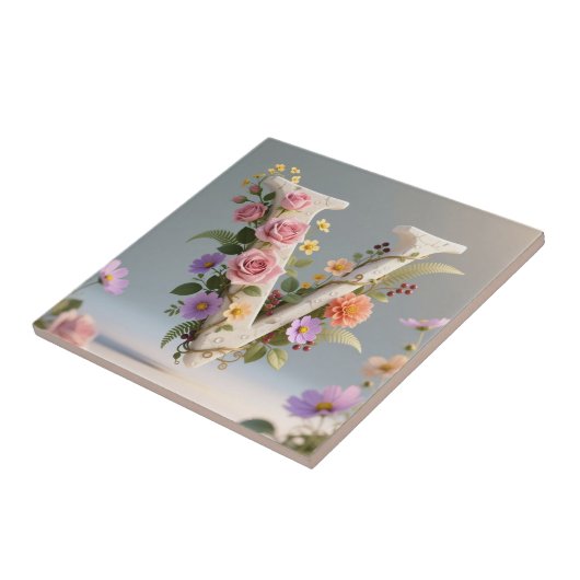 White Floral Textured Monogram Letter V タイル (側面)