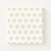 White | Golden Zinnia Flower Medallions ノートブック (裏面)