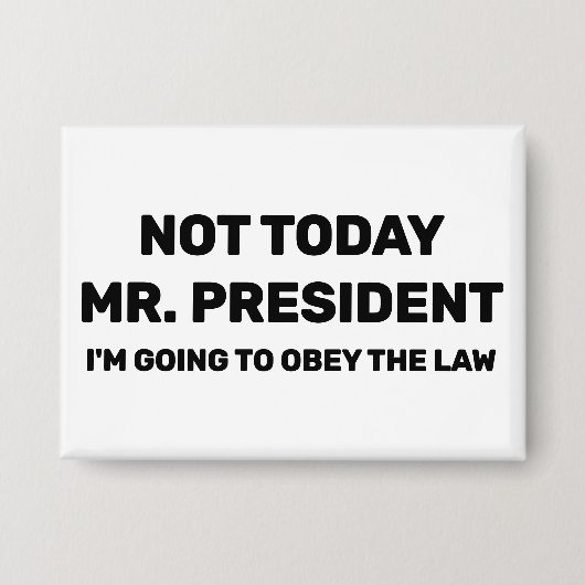 White House Apparel™ Button 缶バッジ (正面)