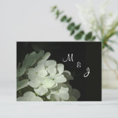 White Hydrangeaの応答RSVP結婚カード 出欠カード (スタンド正面)