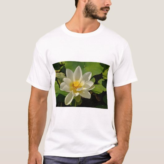 White Lotus flowers in a pond Tシャツ (正面)