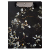 White moody flowers on dark background クリップボード (正面)