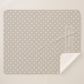 White On Beige Polka Dots Pattern With Custom Name シェルパブランケット (正面(横))