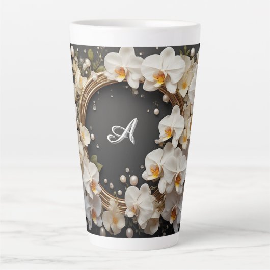 White Orchid Floral Wreath With Pearls and Gold カフェラテマグ (正面)