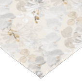 White orchids on a light cream テーブルクロス (アングル)