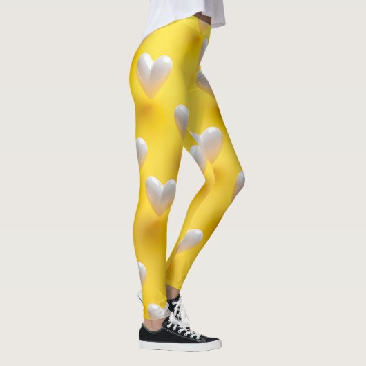 White Pearl Hearts on Yellow レギンス (右)
