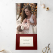 White Poinsettia, Greenery書道金ゴールド写真 三つ折りクリスマスカード (内部)