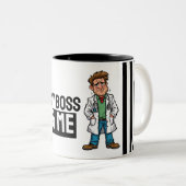 White Prison Stripe cartoon grumpy senior doctor ツートーンマグカップ (正面右)
