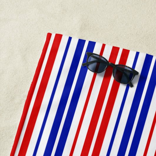 White Red Blue Stripes Pattern   ビーチタオル (インサイチュ)
