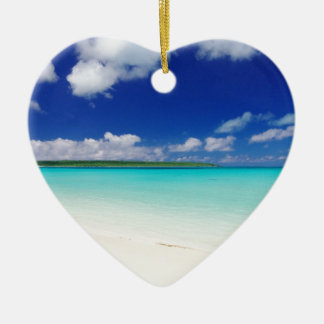 White Sandy Beach, Miyako Island Okinawa セラミックオーナメント