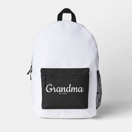 White Script Established Grandma プリントバックパック (正面)