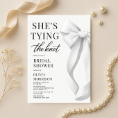 White She's Tying The Knot Bow Bridal Shower 招待状