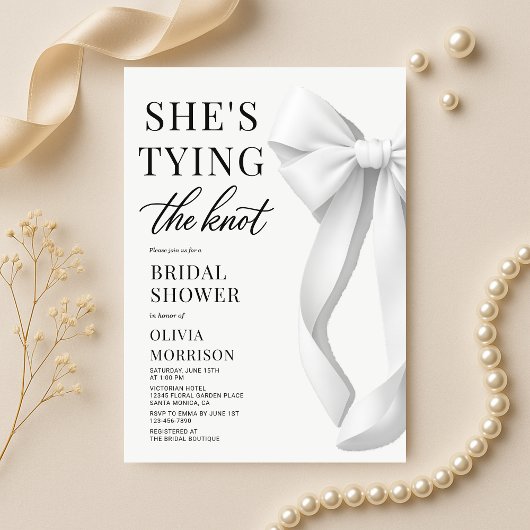 White She's Tying The Knot Bow Bridal Shower 招待状