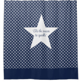 White Snowflake Pattern on a Midnight Blue Sky シャワーカーテン