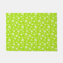 White Snowflakes on Green Winter Pattern ドアマット