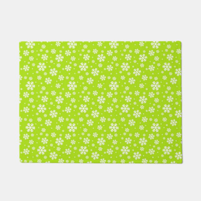 White Snowflakes on Green Winter Pattern ドアマット (正面)