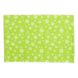 White Snowflakes on Green Winter Pattern 枕カバー