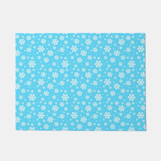 White Snowflakes on Light Blue Winter Pattern ドアマット (正面)