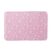 White Snowflakes on Light Pink Winter Pattern バスマット (正面)
