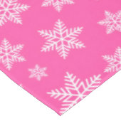 White Snowflakes on Pink Winter Pattern テーブルクロス (アングル)