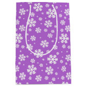 White Snowflakes on Purple Winter Pattern ミディアムペーパーバッグ (正面)