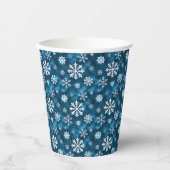 White Snowflakes Pattern On Winter Blue Background 紙コップ (正面)