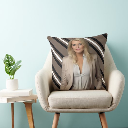 White Throw Pillow クッション (椅子)