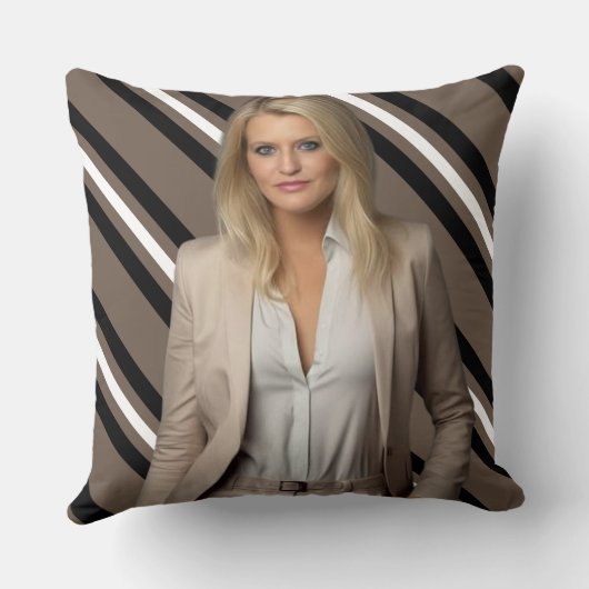 White Throw Pillow クッション (裏面)