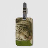 White Tiger in Private Grooming Ritual ラゲッジタグ (正面縦)