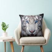 White Tiger with Blue Eyes クッション (椅子)