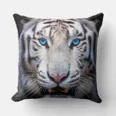 White Tiger with Blue Eyes クッション (正面)