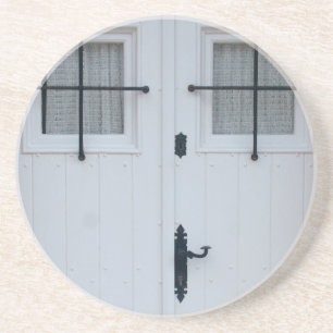 White Wooden Door With Black Wrought Iron Bars コースター