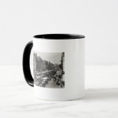 Whitechapelの本町通り、ロンドン、c.1930 マグカップ (正面左)