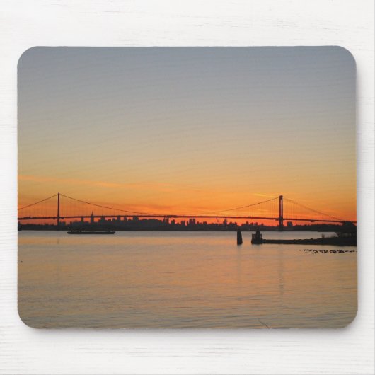 Whitestone橋の下の日没 マウスパッド (正面)