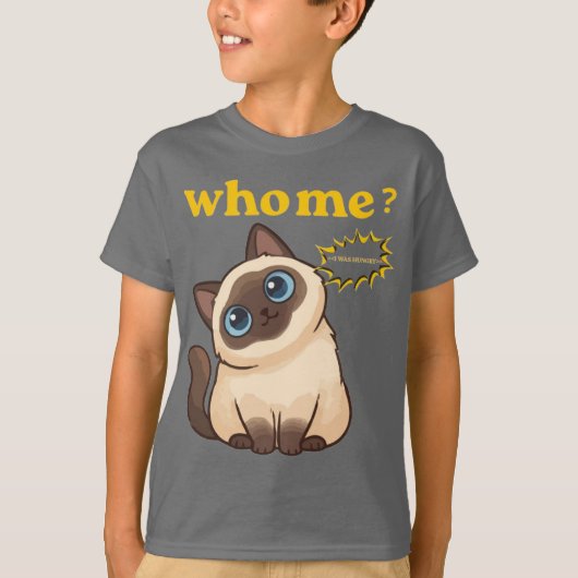 Who, Me? I Was Hungry – Funny Cute Cat T-Shirt Tシャツ (正面)