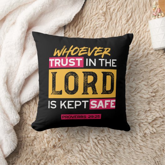 Whoever Trusts in the Lord Is Kept Safe Quote クッション (ブランケット)